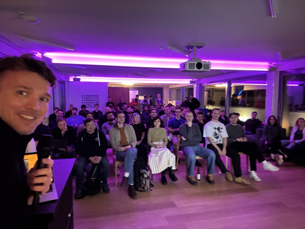 Demoing Webentity at AI Tinkerers Berlin